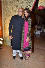 Achint Kaur at Endemol_s Sanket Vanzara_s brother wedding reception in The Club on 23rd Aug 2011 (30).JPG
